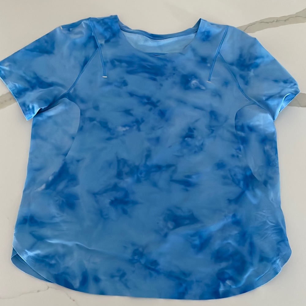 Lululemon running shirt size 6